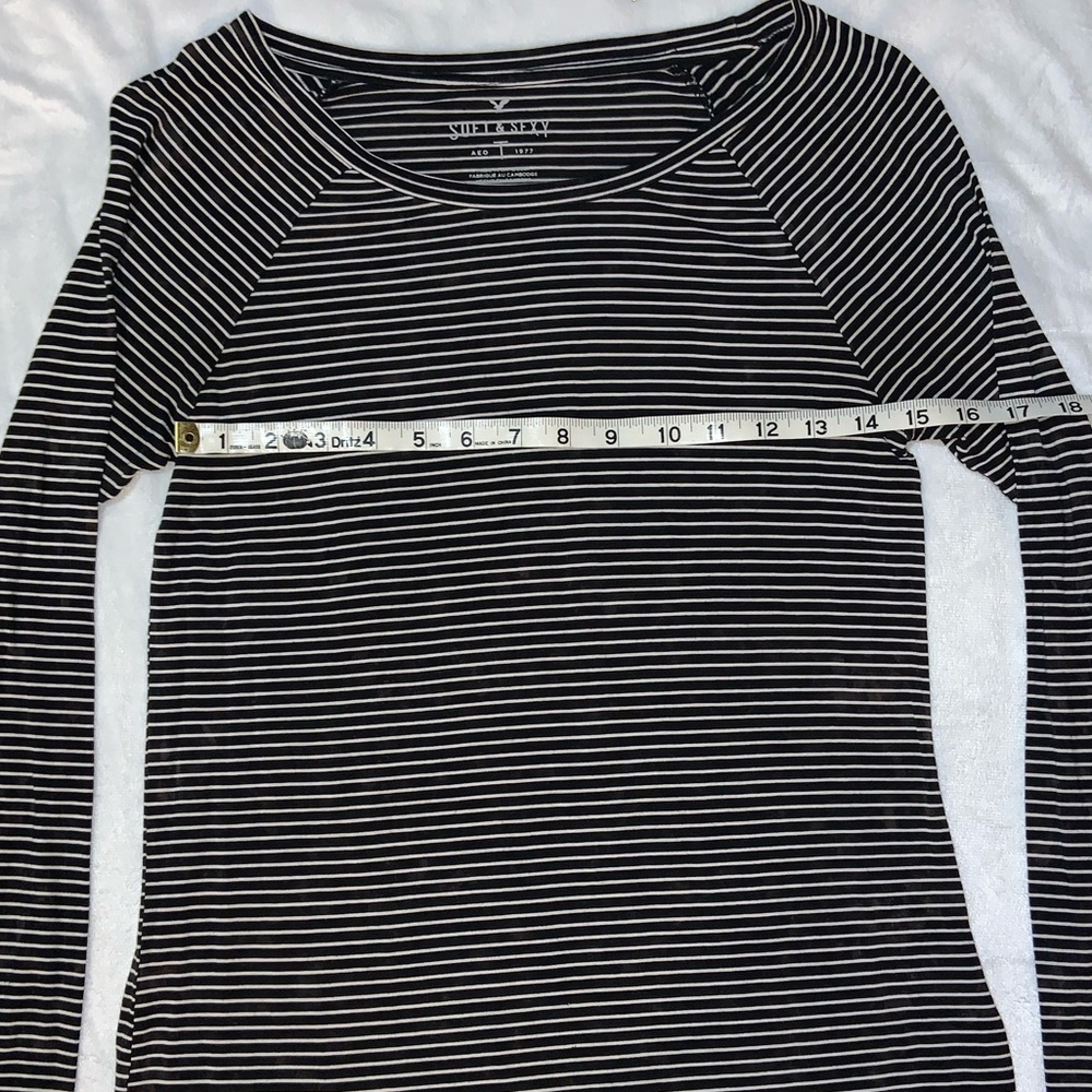 American Eagle Women’s XS Long Sleeve Top - Picture 3 of 3